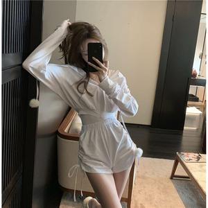 丁度执导《女人皆如此》
